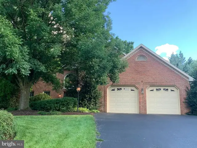 20119 Teakwood Dr, Hagerstown