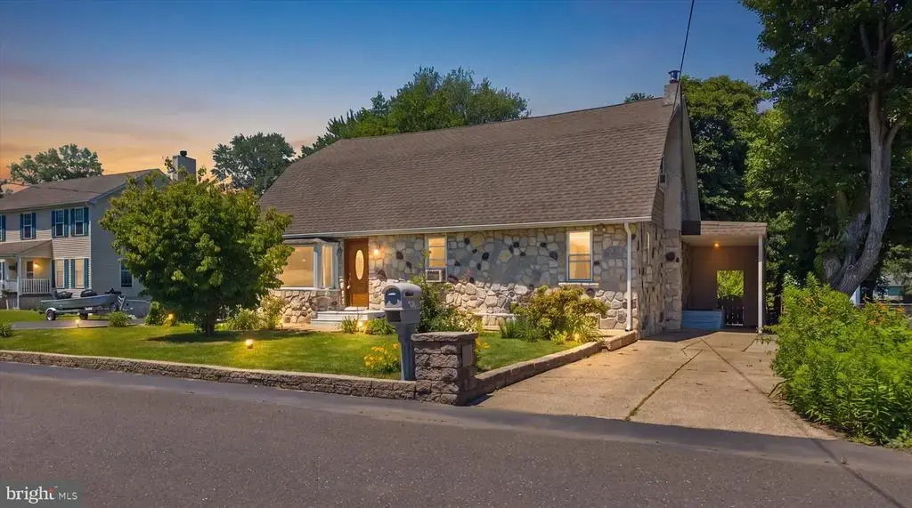 6242 Garrett Ave, BENSALEM