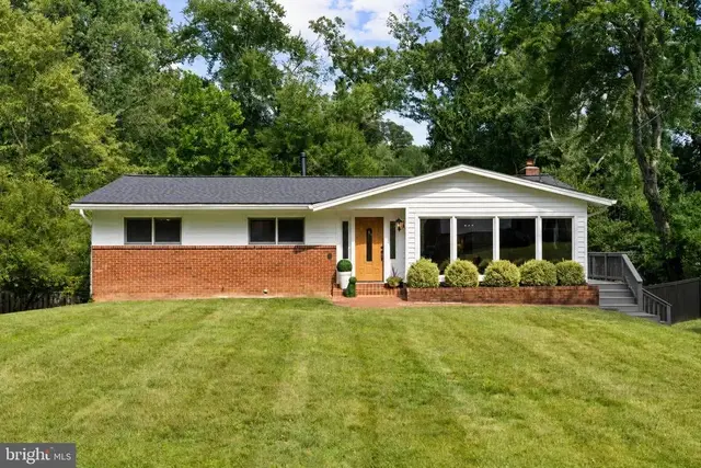 8719 Gateshead Rd, Alexandria