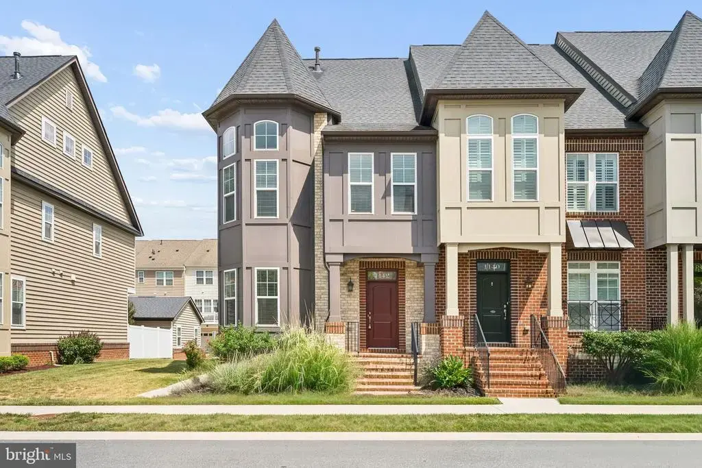 1142 Holden Rd, FREDERICK