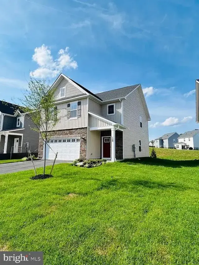 128 Wappinger Ter, Winchester