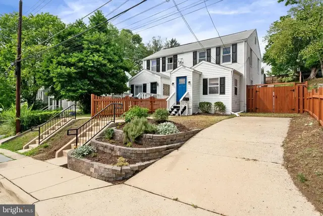 2720 Jefferson Dr, Alexandria