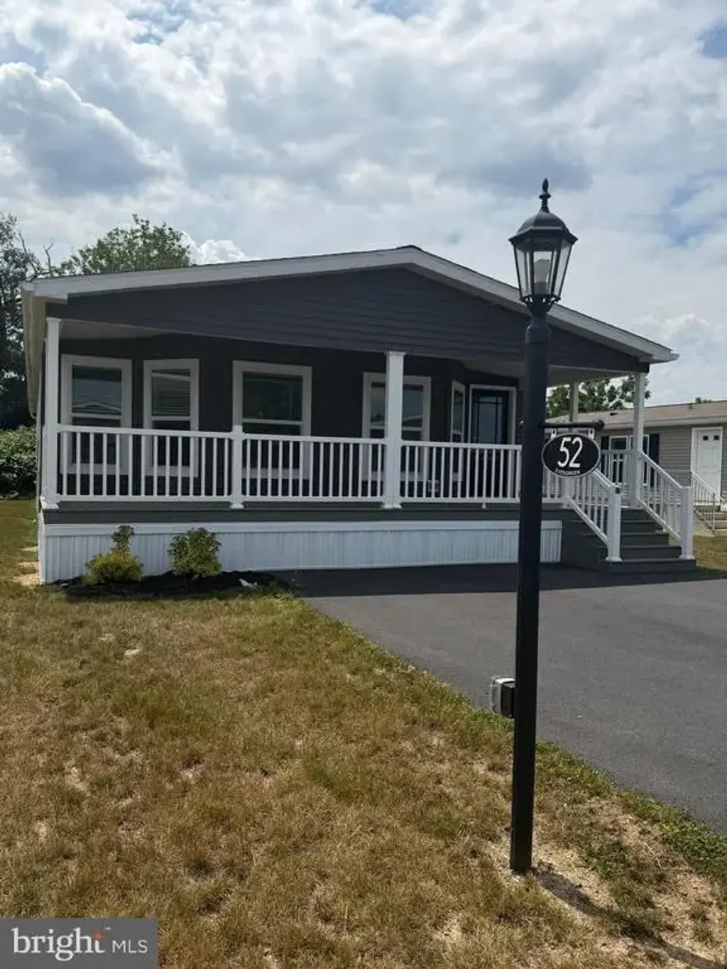 52 Evergreen Aly, PALMYRA