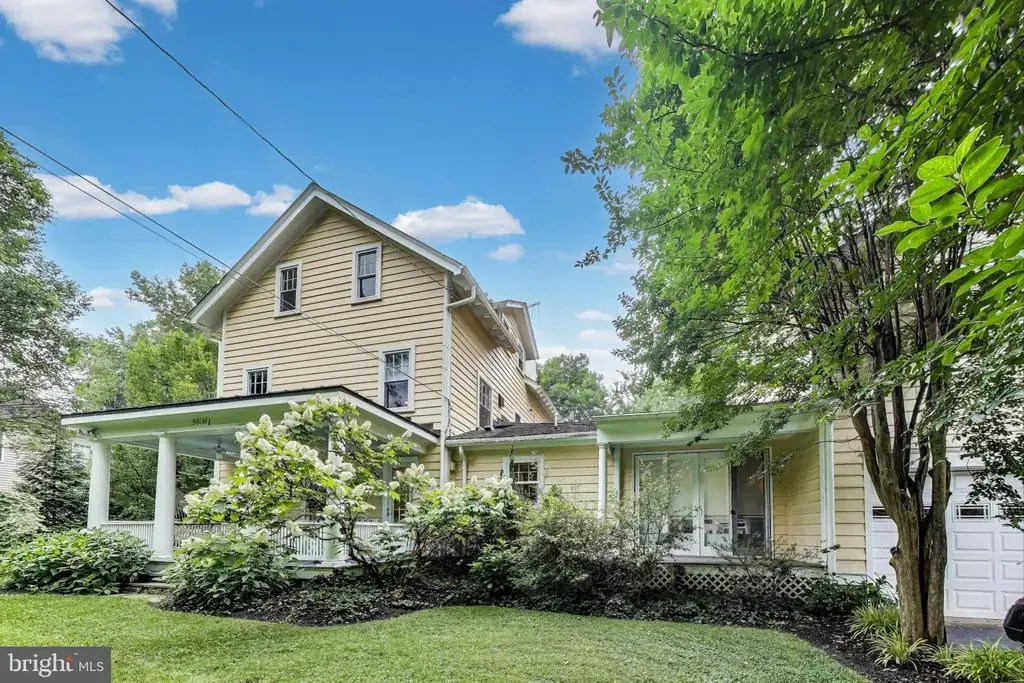 5809 Grosvenor Ln, BETHESDA