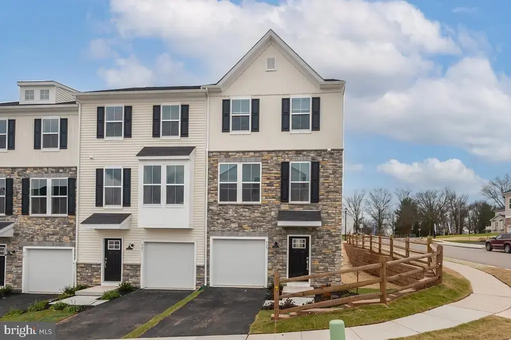 923 Magnolia Ln, SPRING CITY