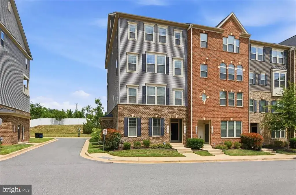 10102 Dorsey Ln, LANHAM