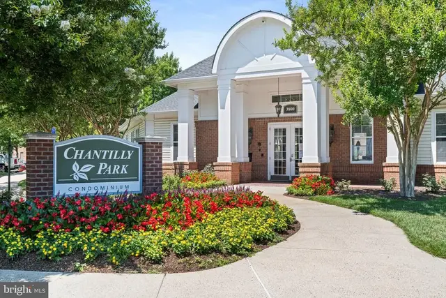 3830 Lightfoot St #425, Chantilly