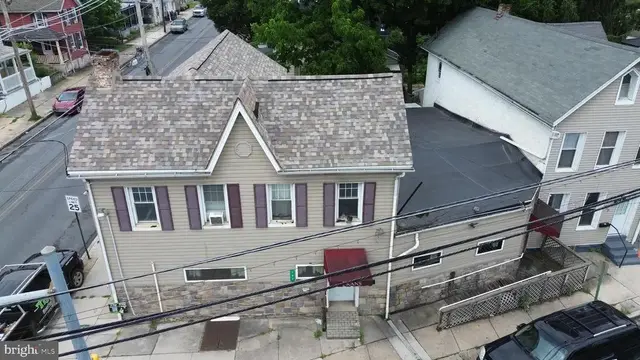 203 W King St, Chambersburg