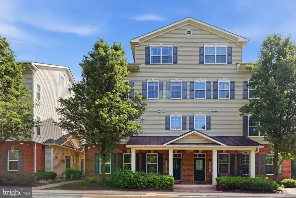 23203 Roberts Tavern Dr #2241, CLARKSBURG