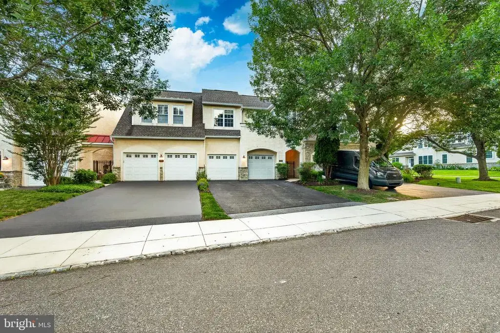 54 Old Barn Dr, WEST CHESTER