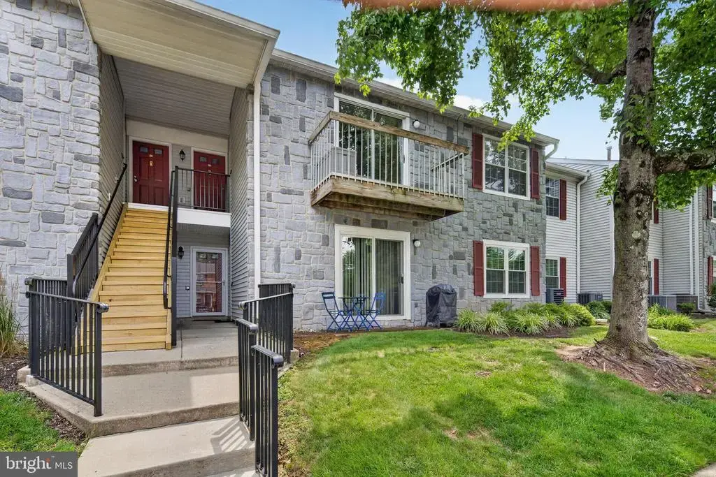18 Quince Ct, LAWRENCEVILLE