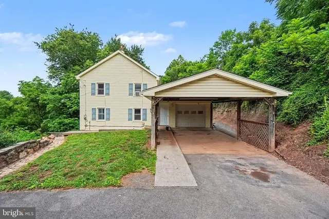 103 Turkey Bird Rd, Newport