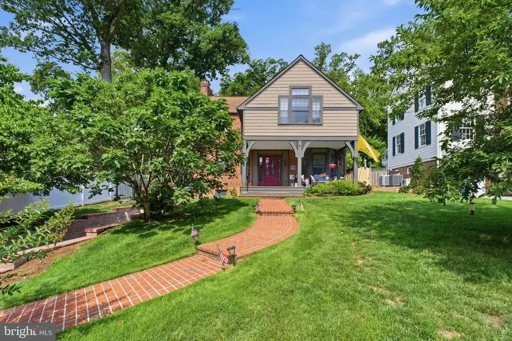 2354 N Oakland St, ARLINGTON