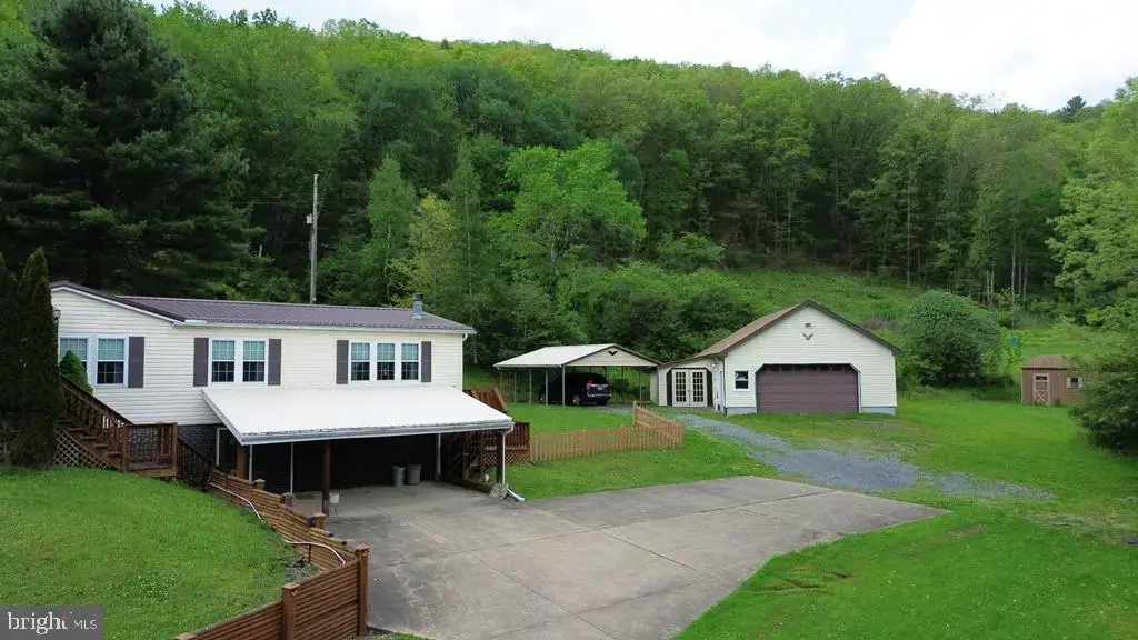 871 Hillcrest Dr, EMPORIUM