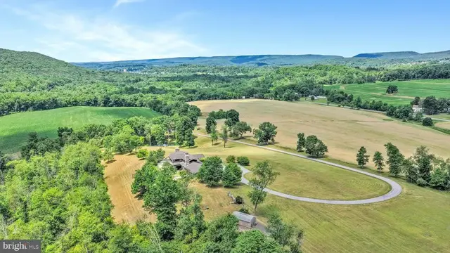 76 Zehner Ln, Landingville
