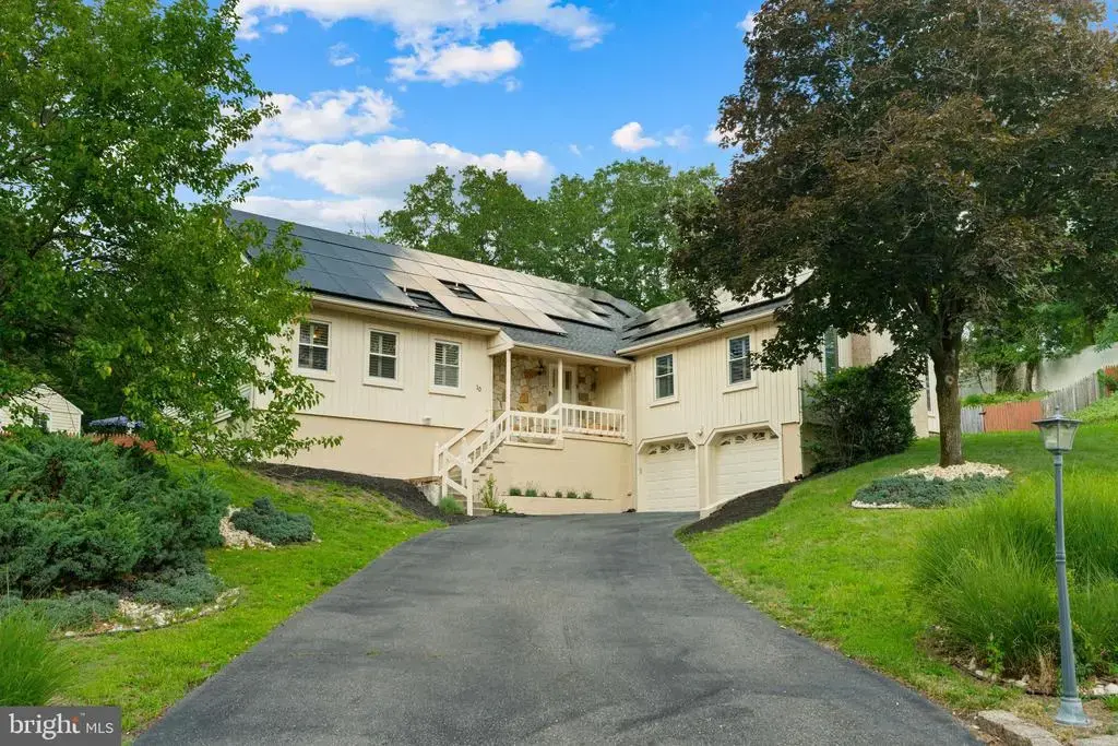 10 Silver Hill Ln, VOORHEES
