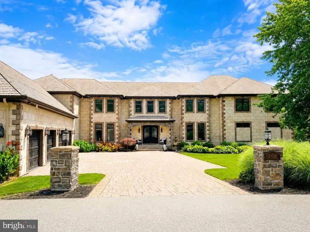 24730 Half Pone Point Rd, HOLLYWOOD