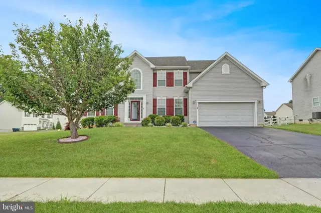 2 Trouble Ln, Smyrna