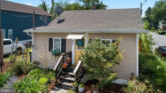 8256 D St, Chesapeake Beach