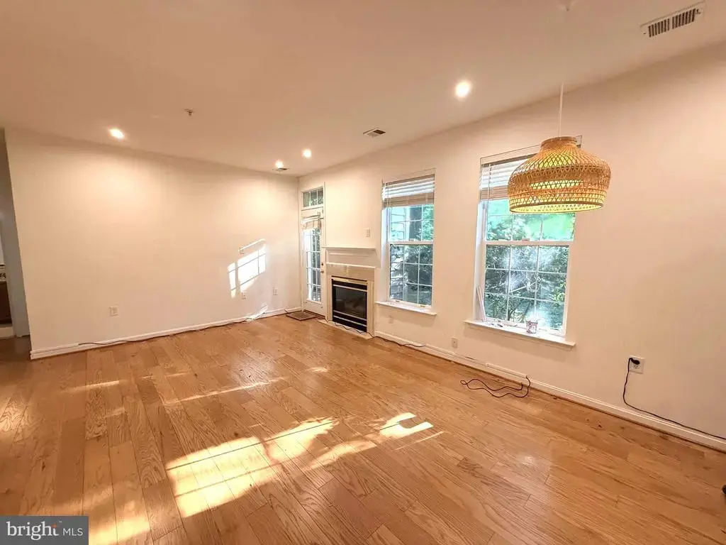1300-k Windleaf Dr #154, RESTON