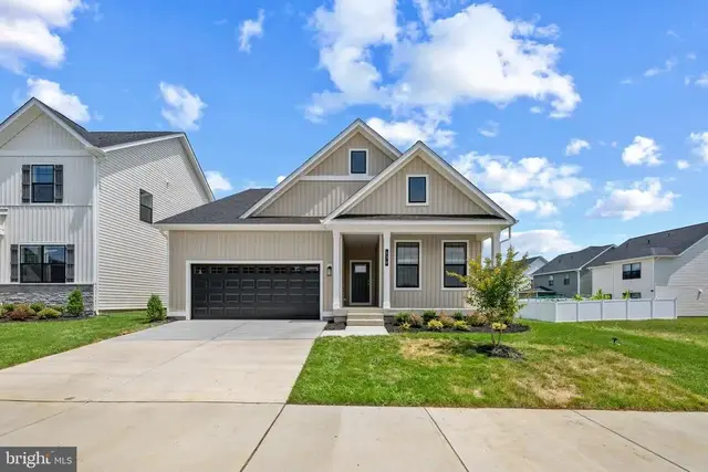 530 Twisted Twig Ln, La Plata