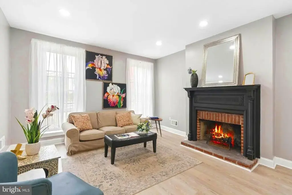 1626 Hollins St, BALTIMORE