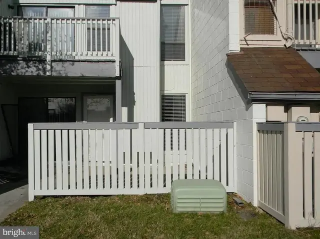 8071 Pantano Pl #11, Alexandria