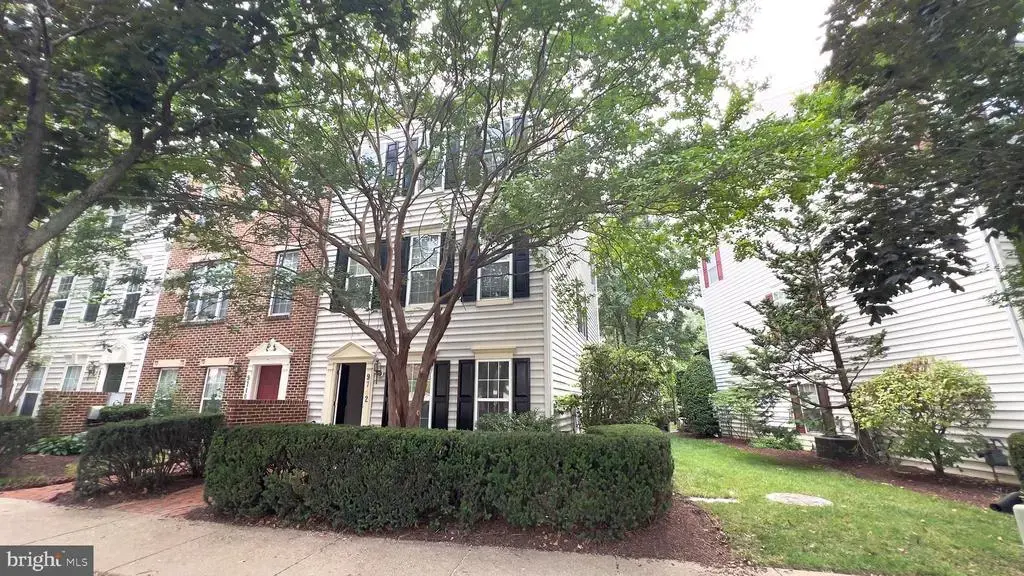 9742 Washingtonian Blvd, GAITHERSBURG