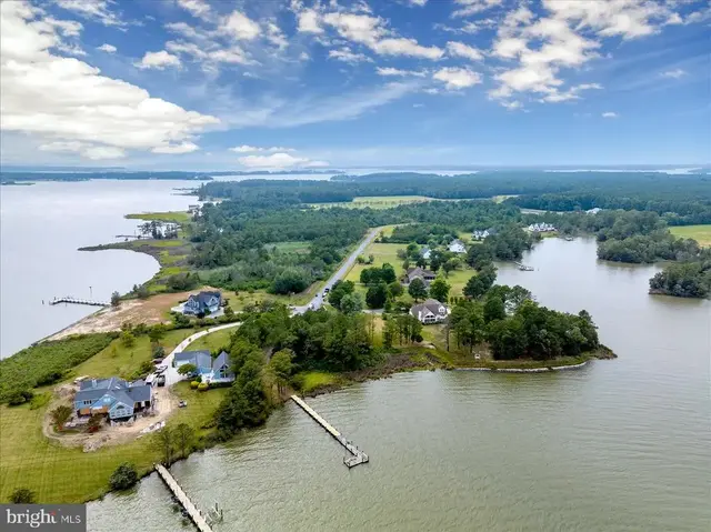 5229 Heron Rd, Cambridge