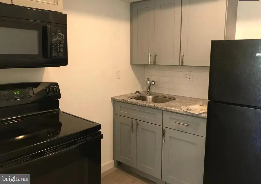 6109 Market St #3, PHILADELPHIA