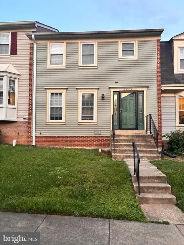 2803 Knollside Ln, Vienna