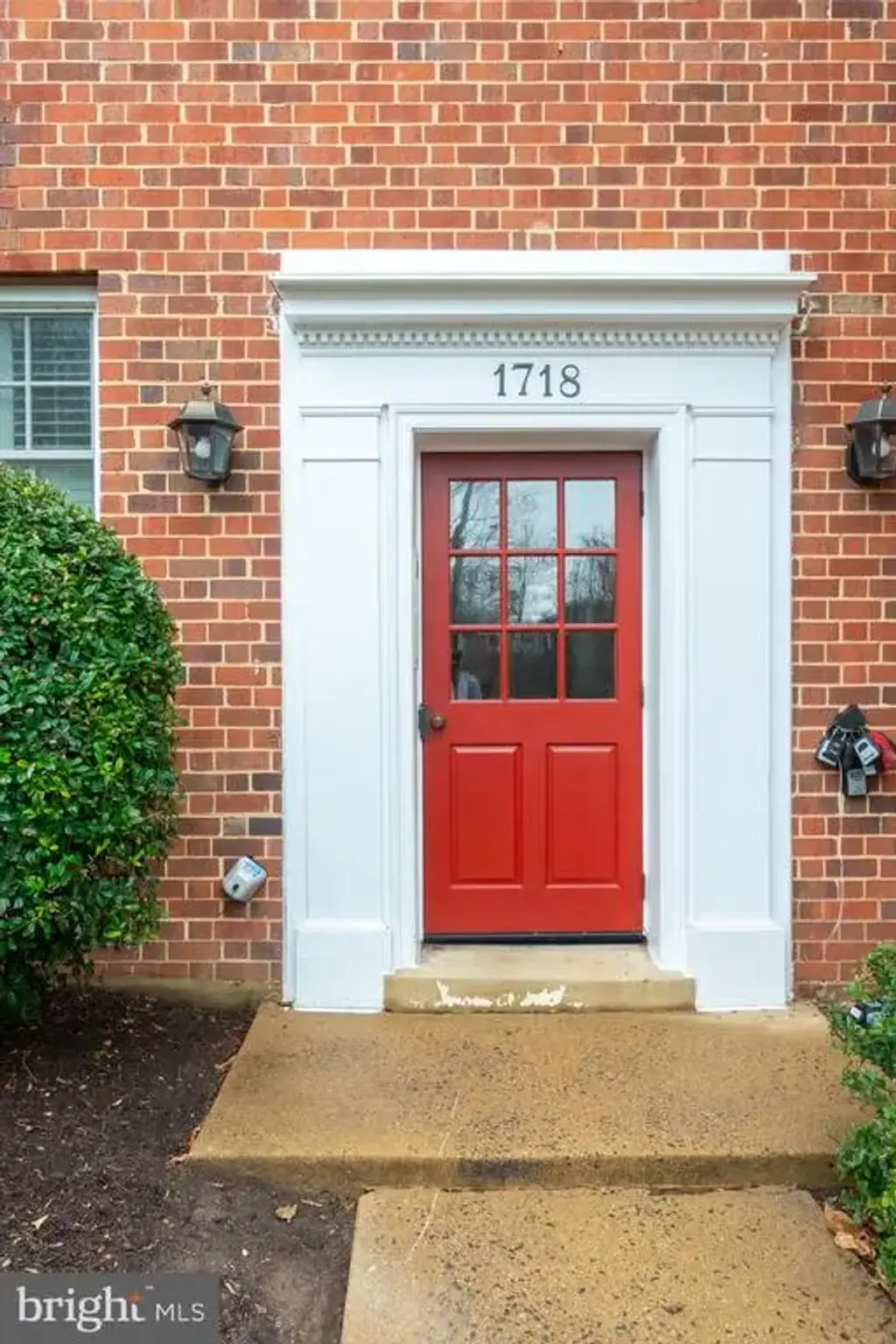 1718 W Abingdon Dr #302, ALEXANDRIA