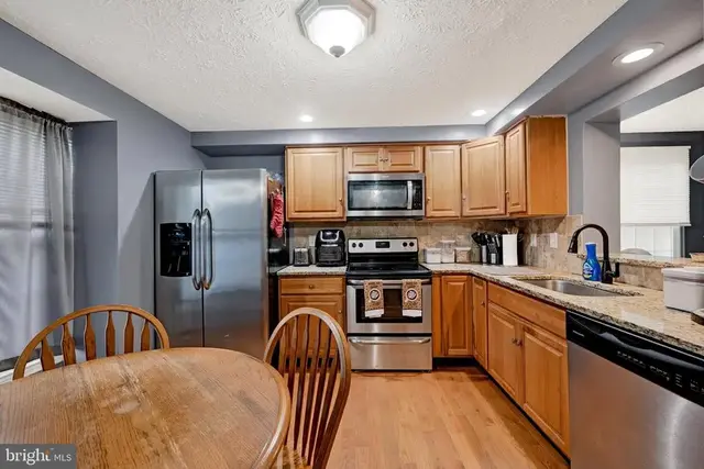 1300 E Spring Meadow Ct, Edgewood