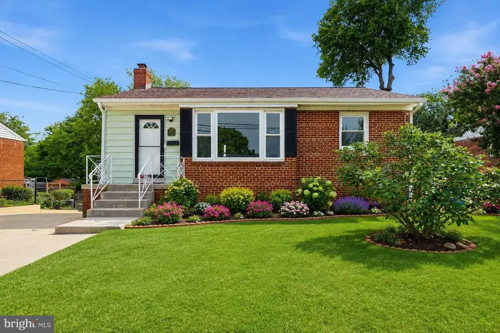 6618 Newport Rd, HYATTSVILLE