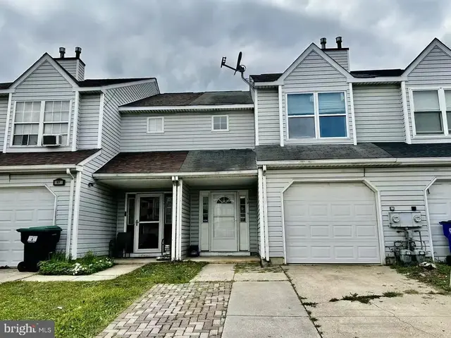 19 Kelston Dr, Newark