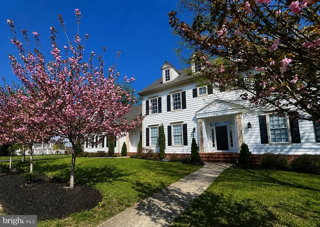 904 Locust St, HERNDON