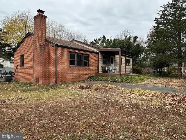 601 Madison St, Herndon