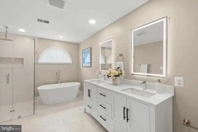 6312 Chaucer View Cir, Alexandria