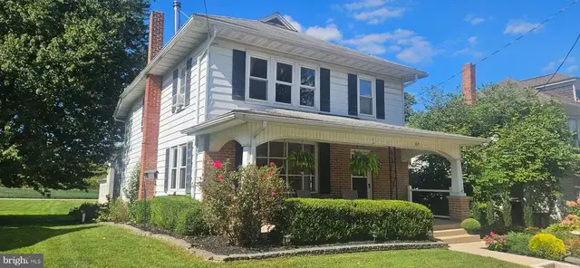 27 Hanover St, Spring Grove