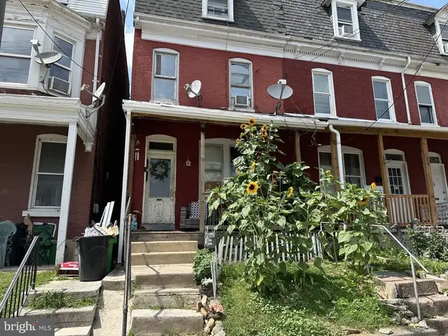 761 W King St, York