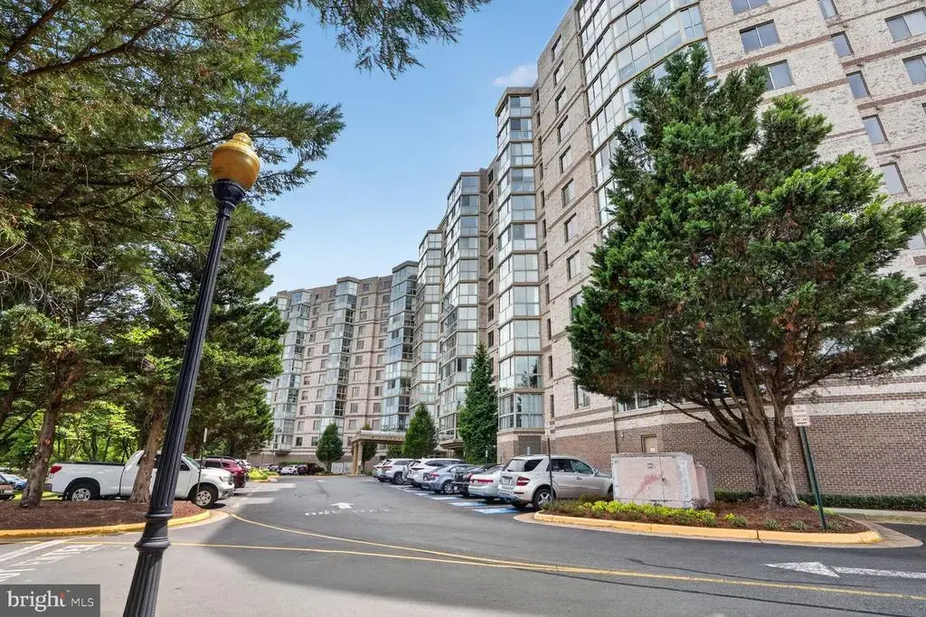 19385 Cypress Ridge Ter #903, LEESBURG