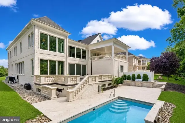 6600 Reserves Hill Ct, Annandale