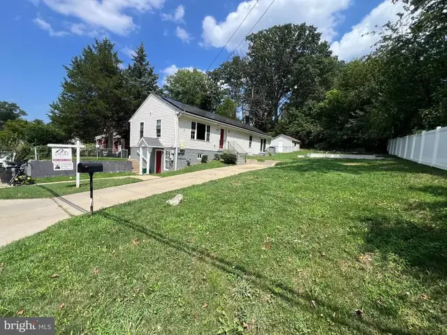 6407 59th Ave, Riverdale