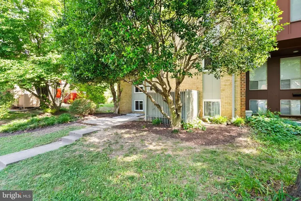 11041 Saffold Way, RESTON