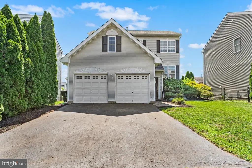 117 Arrowhead Dr, BURLINGTON