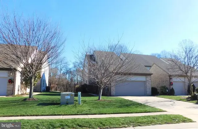 8 Steeplechase Rd, Wilmington