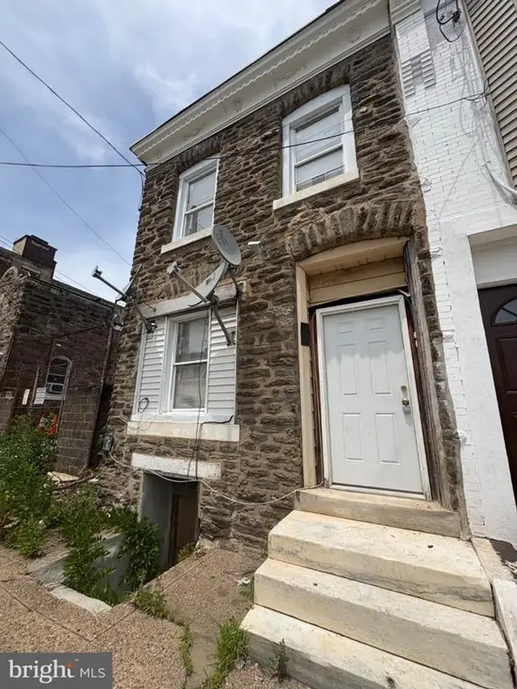 2037 W Toronto St, PHILADELPHIA