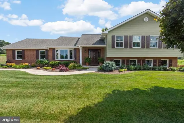 3206 Eves Way, Hampstead