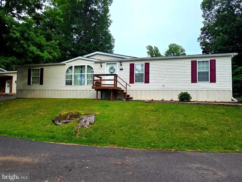 1 Shadywood Dr, QUAKERTOWN