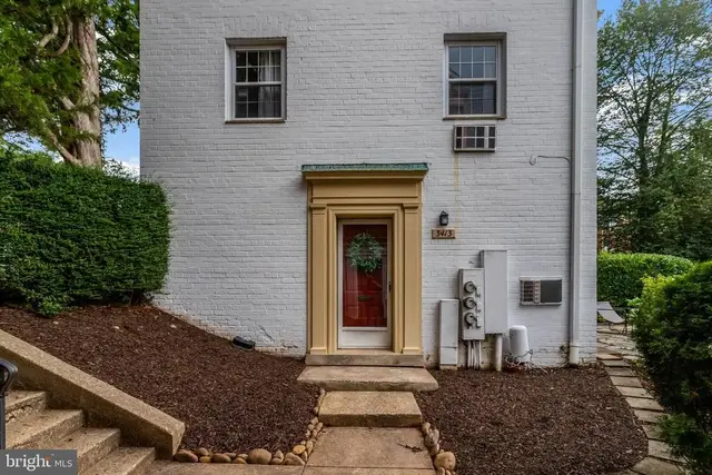 3413 Martha Custis Dr, Alexandria